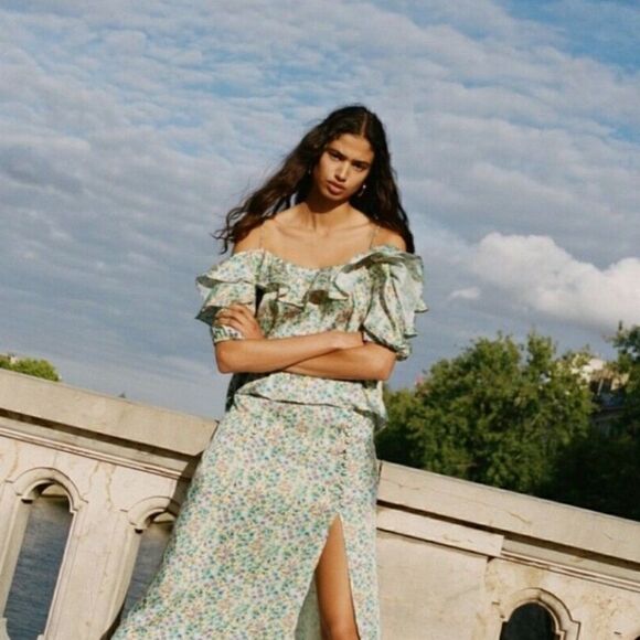 Zara Floral Print Satin Ruffle Off Shoulder Top Size Small - Picture 1 of 6